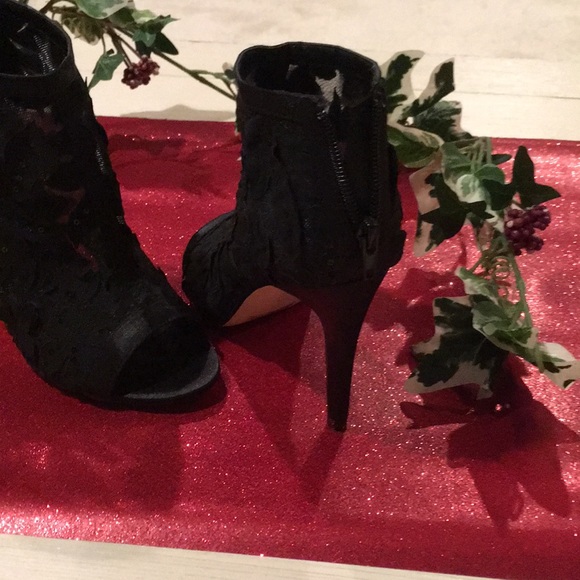 Party booties - Picture 2 of 8